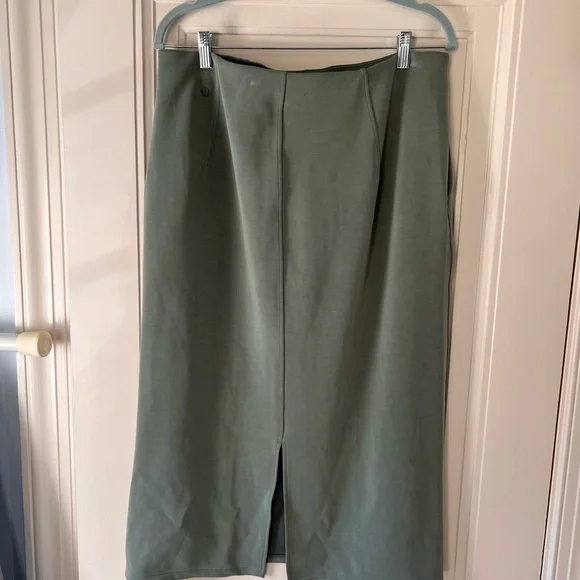 Lululemon Softstreme Highrise Midi Skirt - Picture 5 of 9